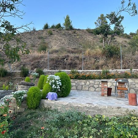 Stone House Villa Kelcyre Екстериор снимка