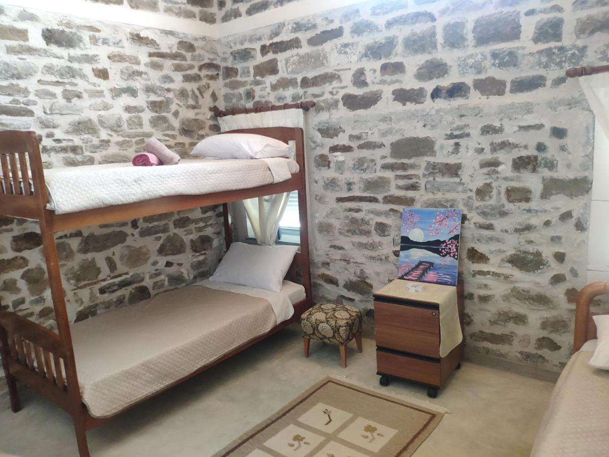 Stone House Villa Kelcyre Екстериор снимка