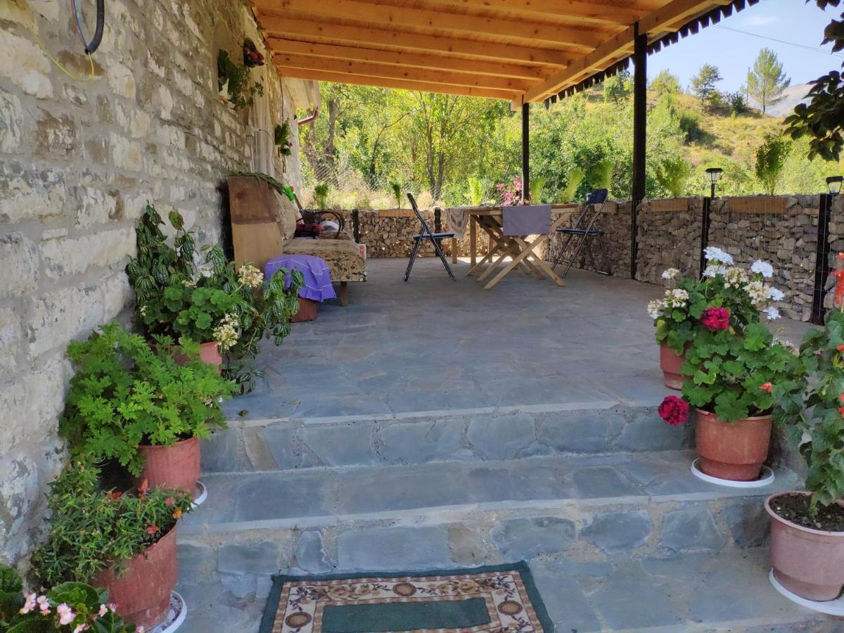 Stone House Villa Kelcyre Екстериор снимка