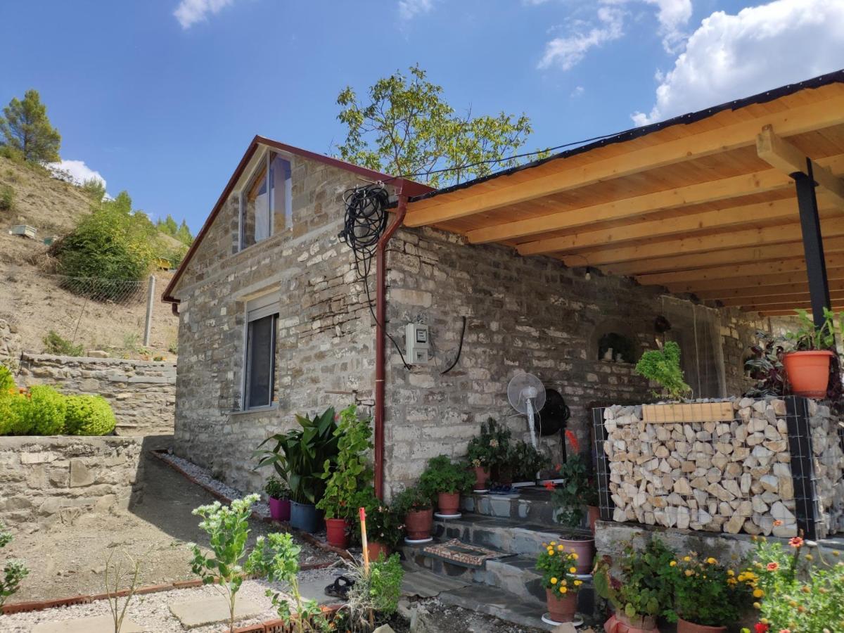 Stone House Villa Kelcyre Екстериор снимка