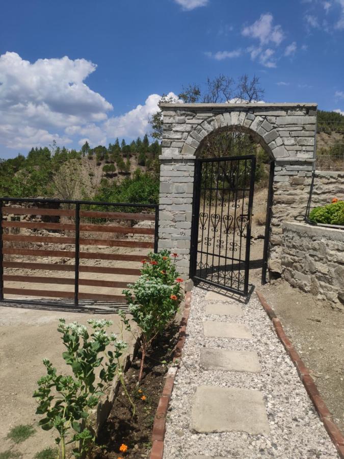 Stone House Villa Kelcyre Екстериор снимка