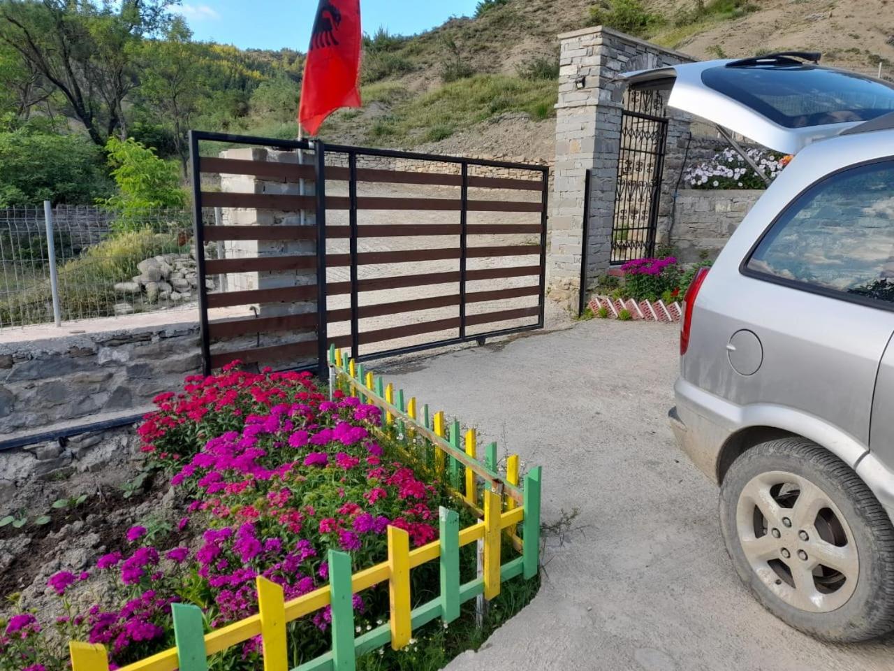Stone House Villa Kelcyre Екстериор снимка