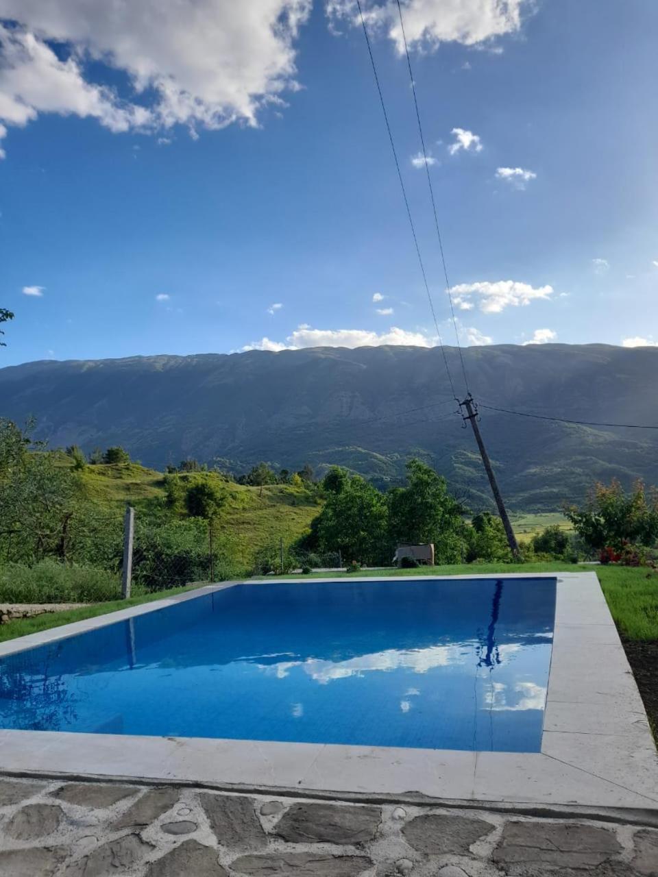 Stone House Villa Kelcyre Екстериор снимка